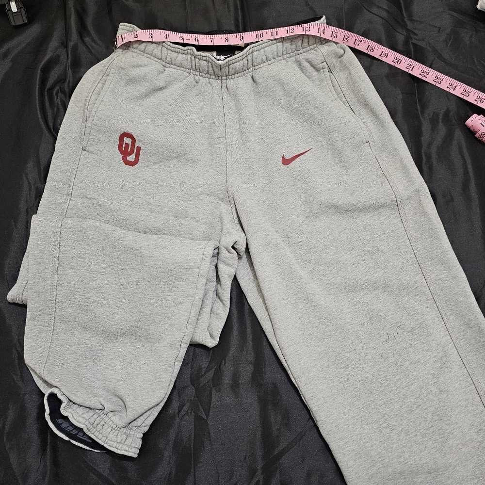Team issued university of Oklahoma joggers size M